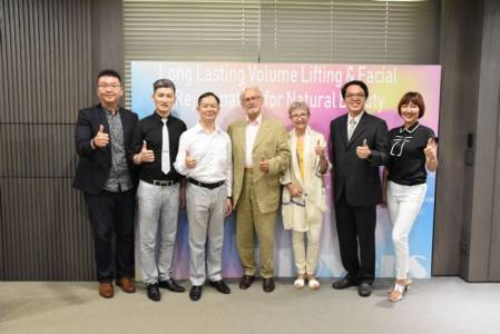 可若夫以醫療專業行銷  穩拿多年全球產品銷售冠軍獎座